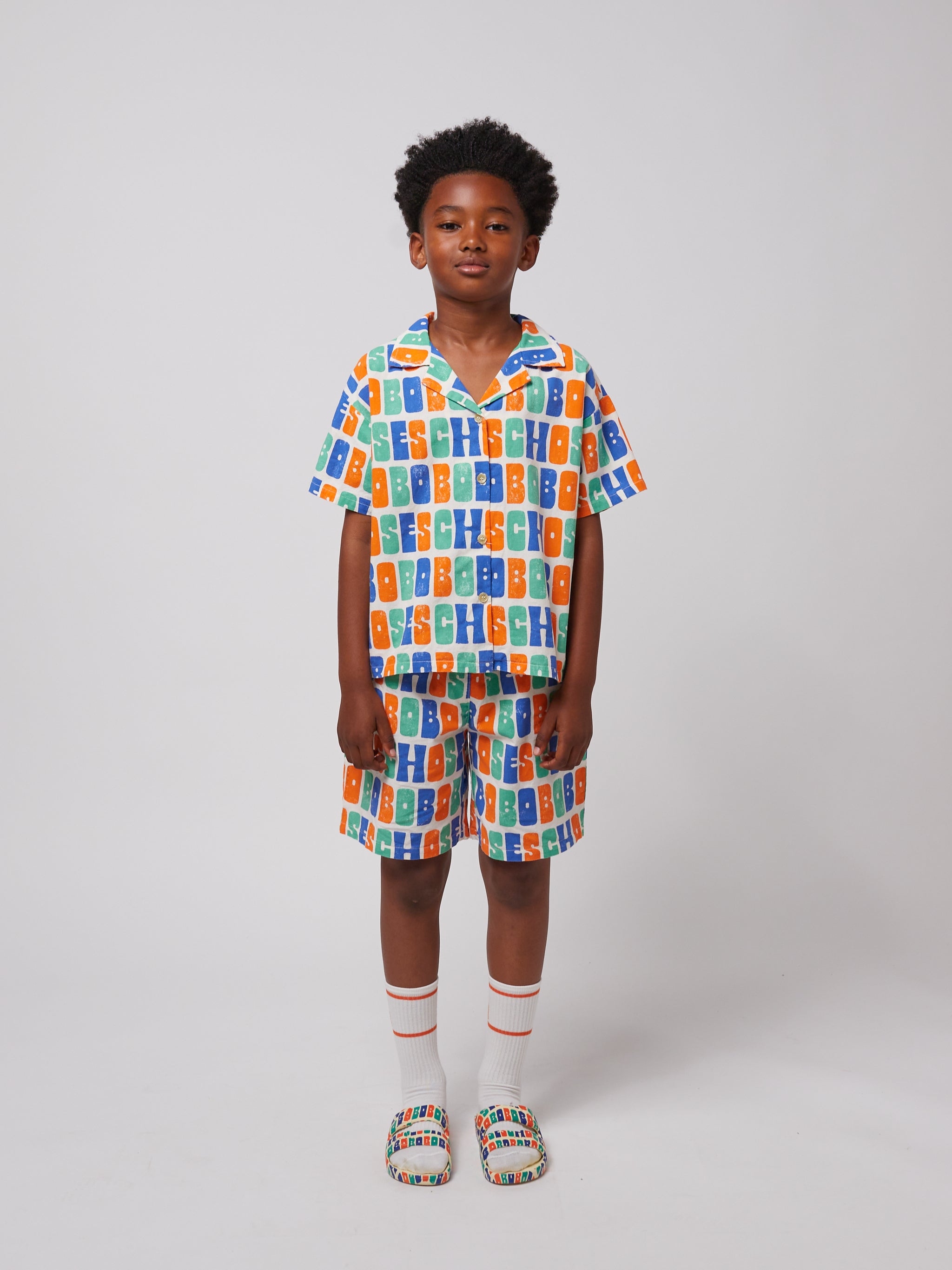 BOBO CHOSES シャツ＋ショートパンツ セットアップ 2-3yサイズ BOBO CHOSES（ボボショーズ）の「Multicolor Sail Boat all over